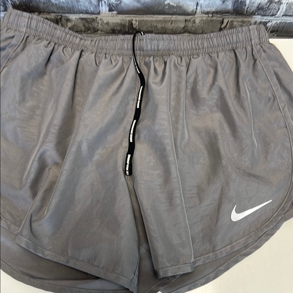 Nike Gray‎ Running Shorts - Picture 6 of 10